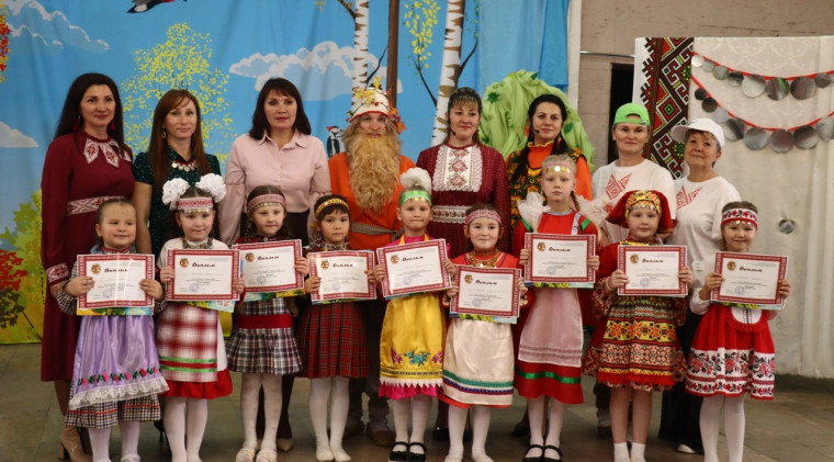 Районный фестиваль Удмуртской культуры "Пичи Чеберайёс но Батыръёс".